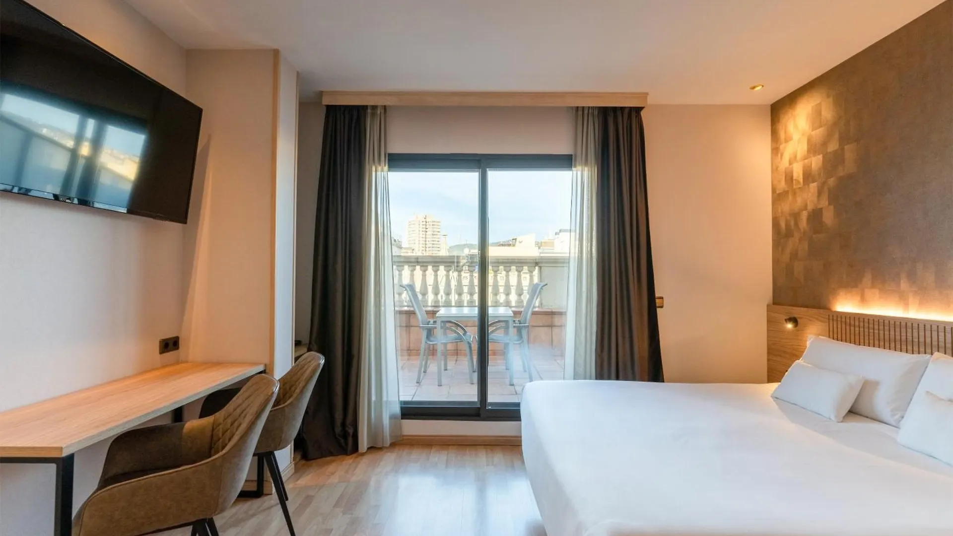 ברצלונה Petit Palace Eixample מלון