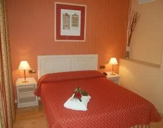ברצלונה Petit Palace Eixample מלון